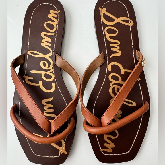 Sam Edelman flip flops. Never been worn. Size 5 - Picture 2 of 5